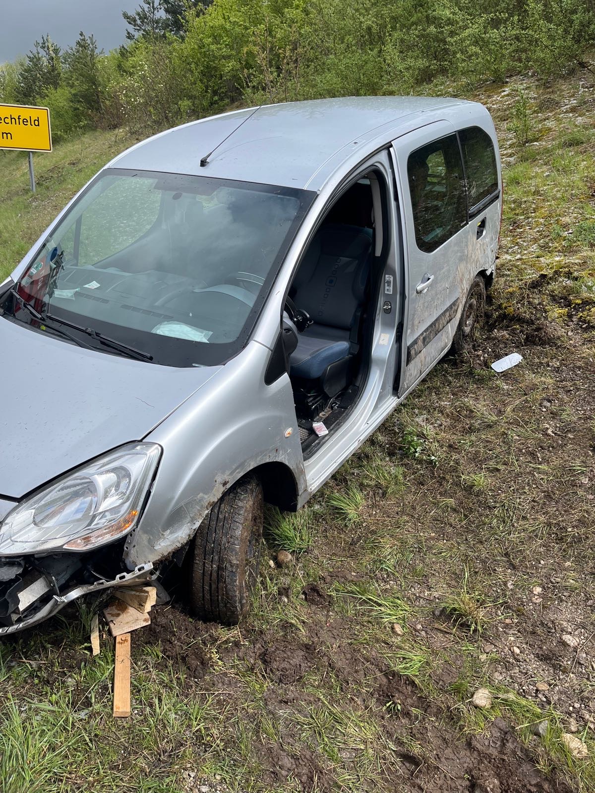 Einsatzfoto Verkehrsunfall schwer - Person ...